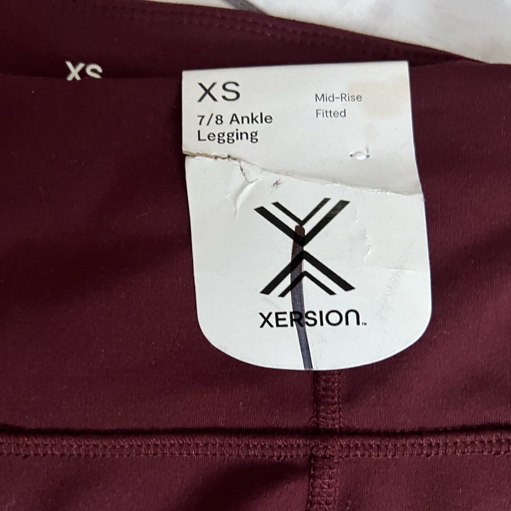 Xersion Port Wine Side pocket 7/8 Ankle Leggings NWT SZ: XS - Picture 7 of 8